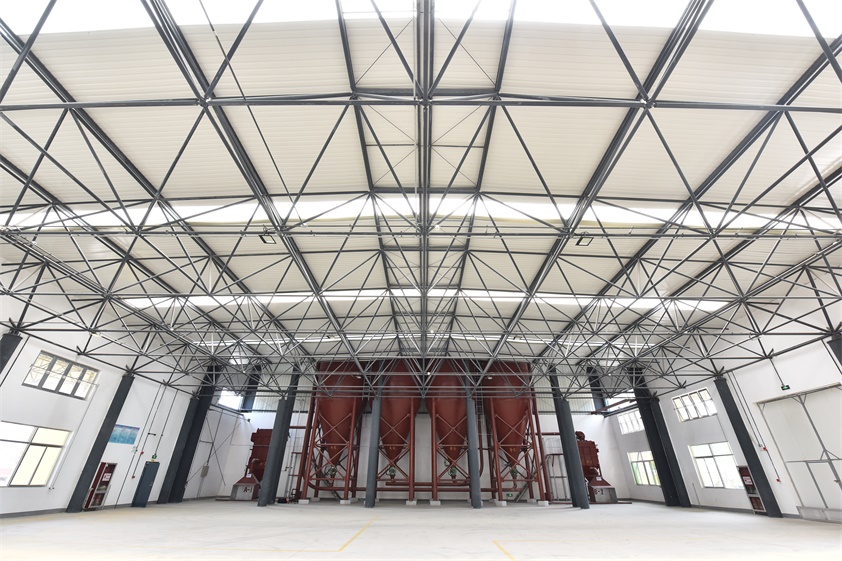 山東銀豐現(xiàn)代化工廠內(nèi)景